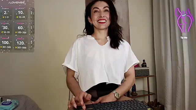 Snapshot of siren_indira_ chatting on 11/07/25, 10:57 siren indira online show from 11/07/25, 10:57