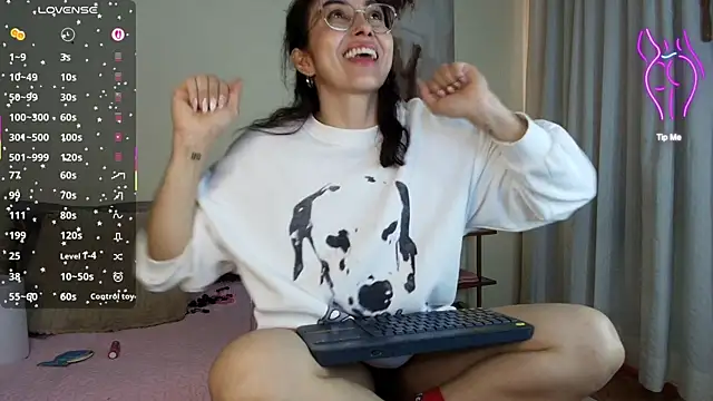 Snapshot of siren_indira_ chatting on 12/17/25, 07:52 siren indira online show from 12/17/25, 07:52