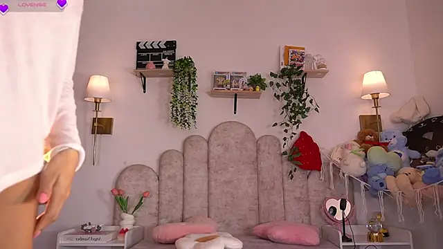 violeth     online show from 02/17/26, 01:30