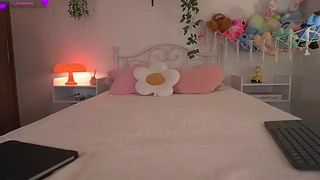 violeth     online show from 05/28/26, 01:50