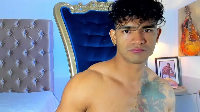 Snapshot of antonio__444 chatting on 06/19/26, 01:00 antonio 444 online show from 06/19/26, 01:00
