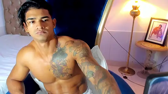 antonio  444 online show from 10/25/25, 10:58