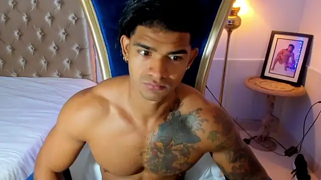 antonio  444 online show from 11/12/25, 12:20