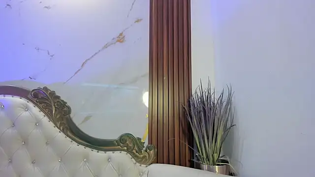 CoralieBronson online show from 11/12/25, 08:23