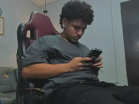 Xfire boy69 online show from 02/04/26, 01:44