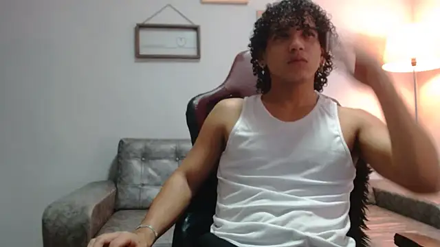 Snapshot of Xfire_boy69 chatting on 10/11/25, 01:56 Xfire boy69 online show from 10/11/25, 01:56