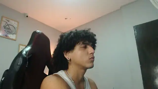 Xfire boy69 online show from 10/27/25, 04:19