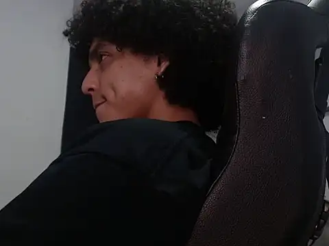 Xfire boy69 online show from 10/22/25, 04:34