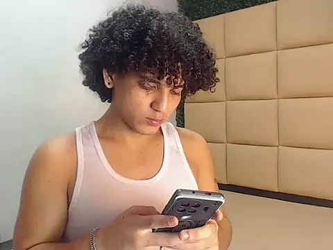 Snapshot of Xfire_boy69 chatting on 10/03/25, 04:30 Xfire boy69 online show from 10/03/25, 04:30