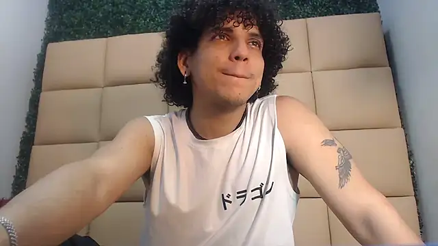 Snapshot of Xfire_boy69 chatting on 09/10/25, 02:38 Xfire boy69 online show from 09/10/25, 02:38