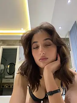 AriaXFlirt online show from 11/04/25, 09:13