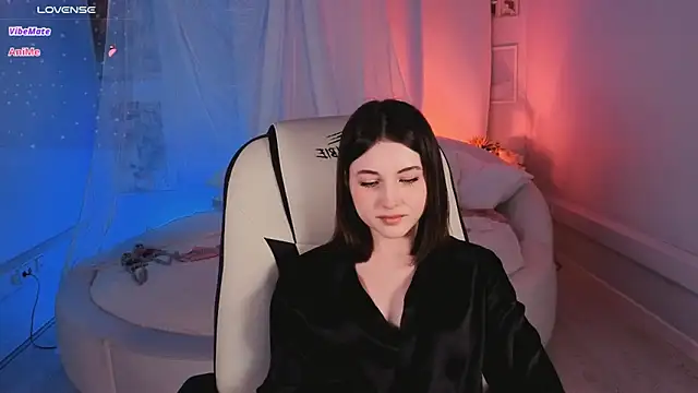 Kimmie shine online show from 11/03/25, 01:37