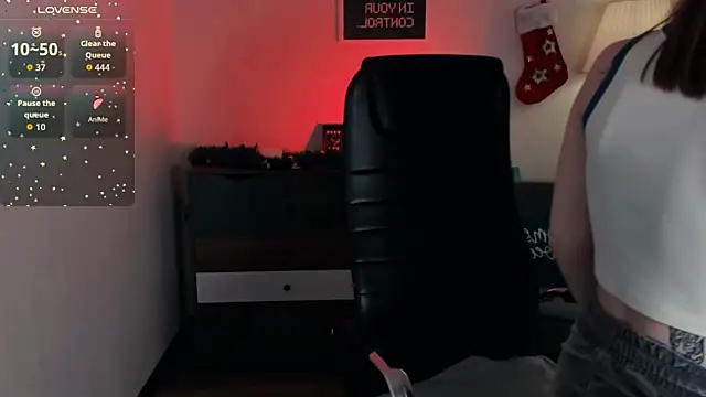 Snapshot of Kimmie_shine chatting on 01/15/26, 03:15 Kimmie shine online show from 01/15/26, 03:15