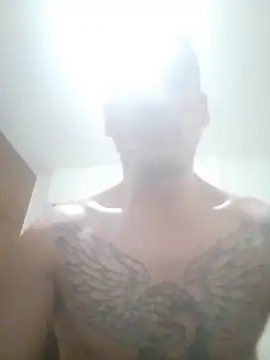 bigandstrong2217 online show from 04/15/26, 12:05