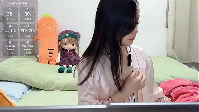 Yingbao-Baby online show from 11/23/25, 01:10