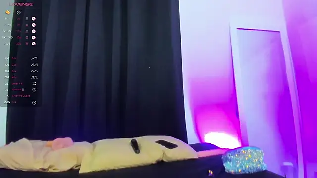 Snapshot of RoseeCarter chatting on 11/23/25, 09:25 RoseeCarter online show from 11/23/25, 09:25