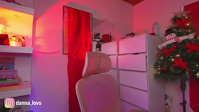 Dannaa Lovs online show from 11/24/25, 05:46