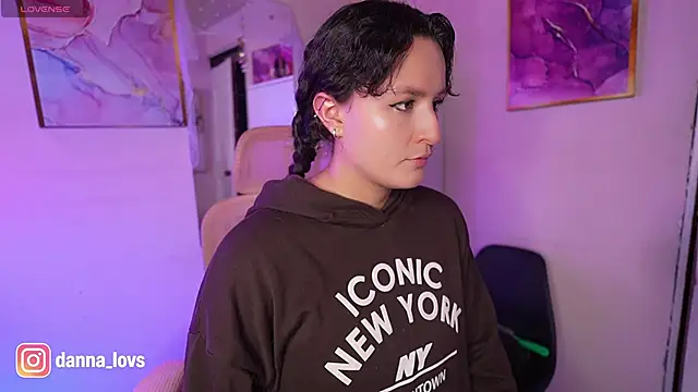 Dannaa Lovs online show from 04/08/26, 10:50