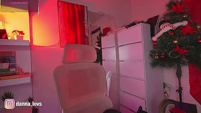 Dannaa Lovs online show from 12/02/25, 05:58