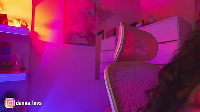 Dannaa Lovs online show from 11/07/25, 06:34