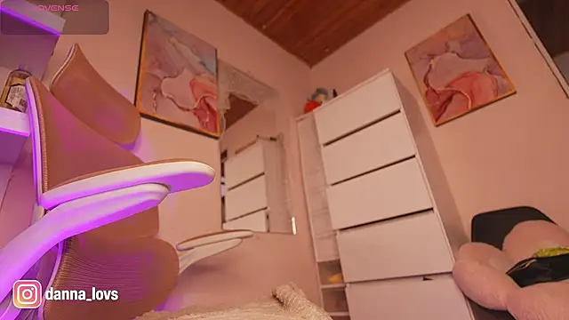 Dannaa Lovs online show from 10/22/25, 05:23