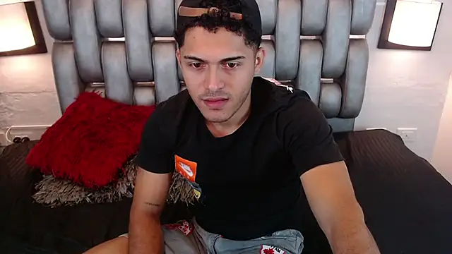 Derek Storm  online show from 04/08/26, 11:33