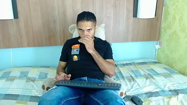 Derek Storm  online show from 12/05/25, 12:15