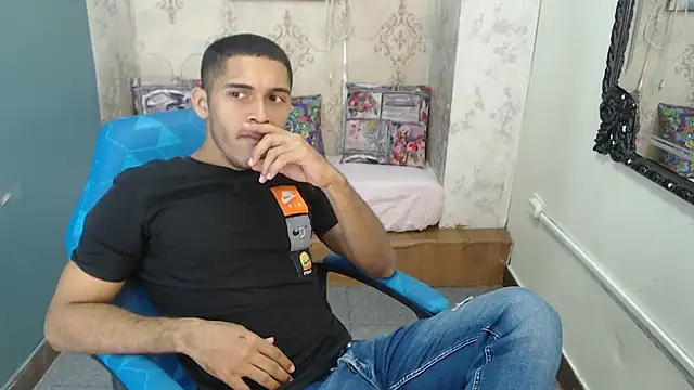 Derek Storm  online show from 11/05/25, 11:02