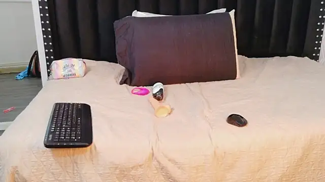 EbonyCoWorker online show from 04/14/26, 07:08