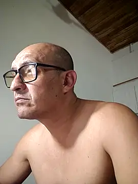 Snapshot of jorge406 chatting on 10/08/25, 02:35 jorge406 online show from 10/08/25, 02:35