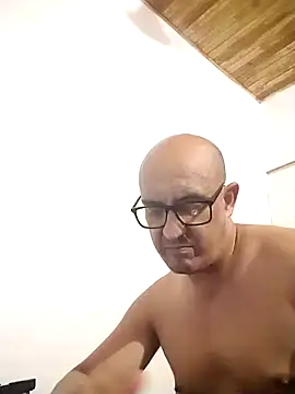 Snapshot of jorge406 chatting on 11/21/25, 02:32 jorge406 online show from 11/21/25, 02:32