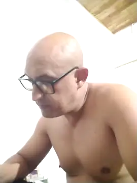 Snapshot of jorge406 chatting on 11/05/25, 01:20 jorge406 online show from 11/05/25, 01:20