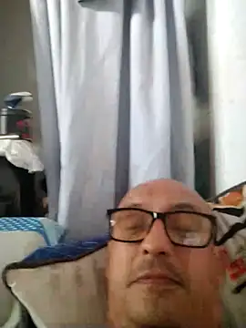 Snapshot of jorge406 chatting on 11/08/25, 05:49 jorge406 online show from 11/08/25, 05:49