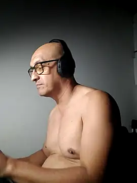 Snapshot of jorge406 chatting on 10/07/25, 02:56 jorge406 online show from 10/07/25, 02:56