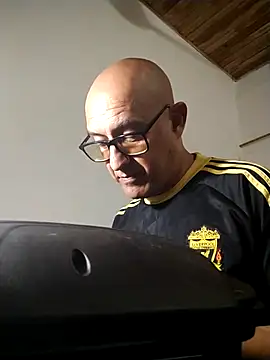 Snapshot of jorge406 chatting on 11/16/25, 09:30 jorge406 online show from 11/16/25, 09:30