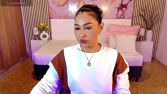 IvyShine7 online show from 07/13/26, 06:40