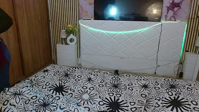 IvyShine7 online show from 05/27/26, 07:32
