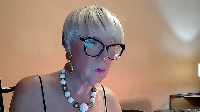 Snapshot of ROBY_SWEETHOT chatting on 10/04/25, 10:00 ROBY SWEETHOT online show from 10/04/25, 10:00