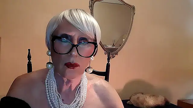 Snapshot of ROBY_SWEETHOT chatting on 10/10/25, 10:21 ROBY SWEETHOT online show from 10/10/25, 10:21