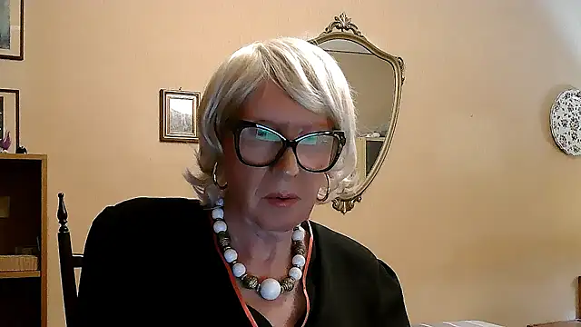 Snapshot of ROBY_SWEETHOT chatting on 09/29/25, 11:10 ROBY SWEETHOT online show from 09/29/25, 11:10