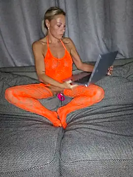 Bellarose xx online show from 09/16/25, 07:04