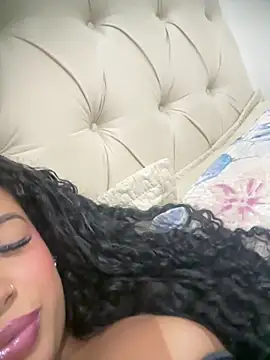 Snapshot of bianca090 chatting on 10/03/25, 03:52 bianca090 online show from 10/03/25, 03:52