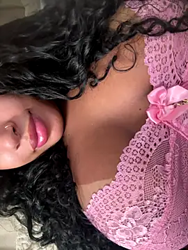 Snapshot of bianca090 chatting on 10/14/25, 05:46 bianca090 online show from 10/14/25, 05:46