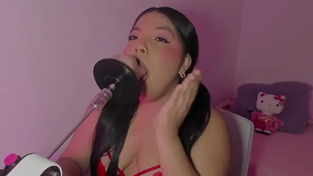 Lily hot25 online show from 02/07/26, 04:42