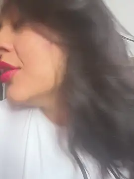 EmilyNoir1 online show from 06/06/26, 06:57