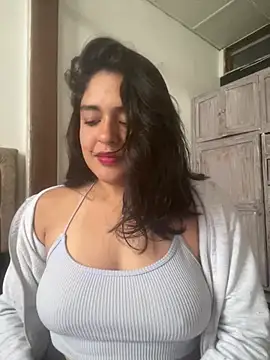 EmilyNoir1 online show from 07/04/26, 05:50