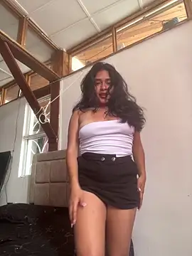 EmilyNoir1 online show from 06/12/26, 08:17