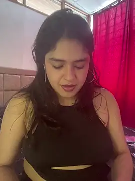 EmilyNoir1 online show from 06/03/26, 07:51