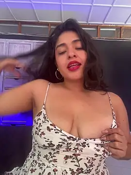 EmilyNoir1 online show from 05/07/26, 06:44