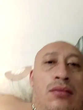 Snapshot of ScuffingBungalow chatting on 10/05/25, 06:04 ScuffingBungalow online show from 10/05/25, 06:04